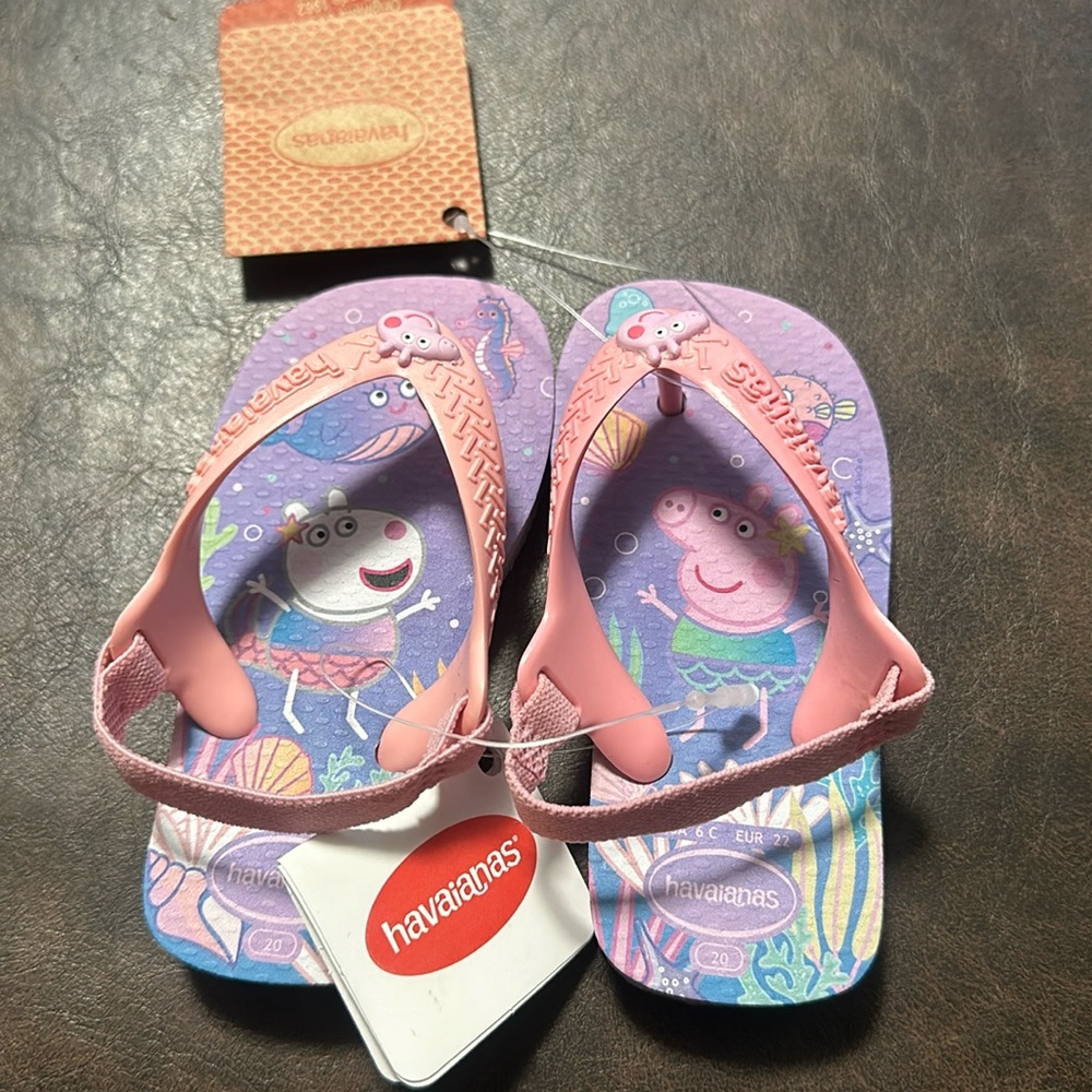 Havaianas Kids Sandals in Pink and Purple. NWOT 6
